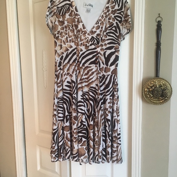 Dress - Picture 2 of 2